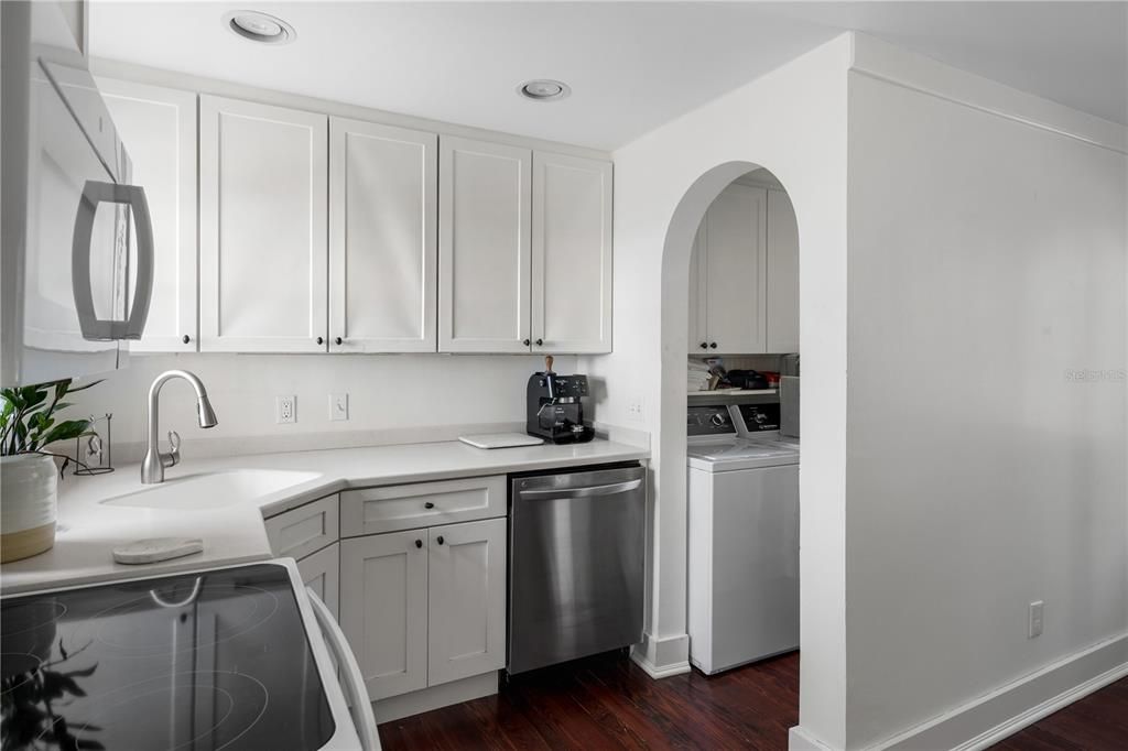For Sale: $1,150,000 (2 beds, 1 baths, 2327 Square Feet)