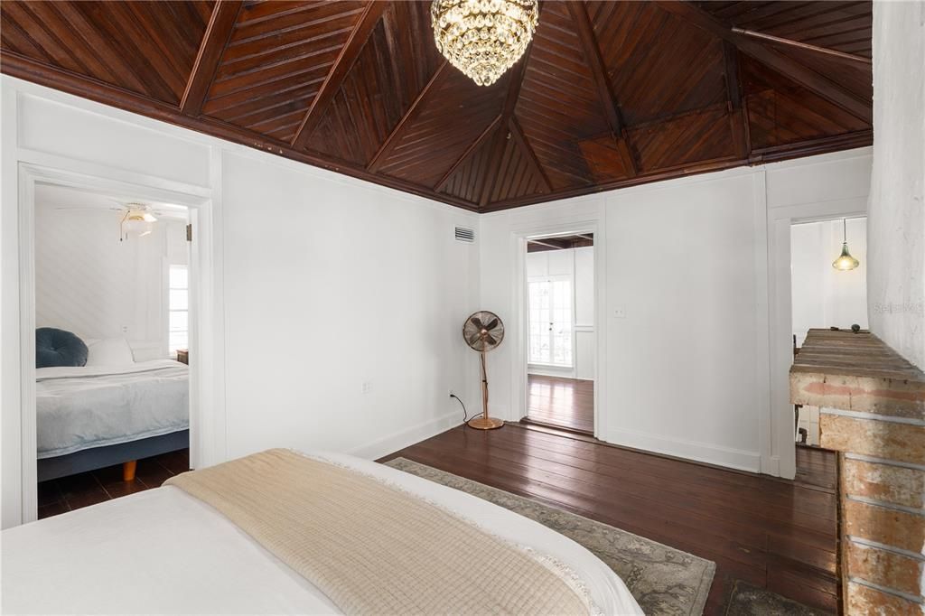 For Sale: $1,150,000 (2 beds, 1 baths, 2327 Square Feet)