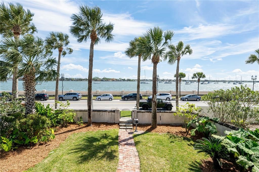 For Sale: $1,150,000 (2 beds, 1 baths, 2327 Square Feet)