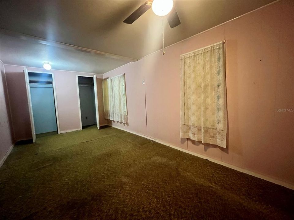 For Sale: $210,000 (2 beds, 1 baths, 1076 Square Feet)