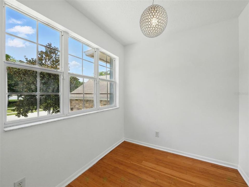 合同活跃: $575,000 (5 贝兹, 4 浴室, 4094 平方英尺)