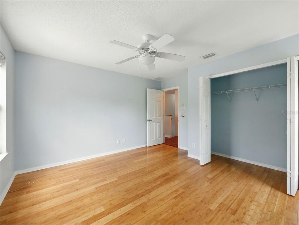 合同活跃: $575,000 (5 贝兹, 4 浴室, 4094 平方英尺)