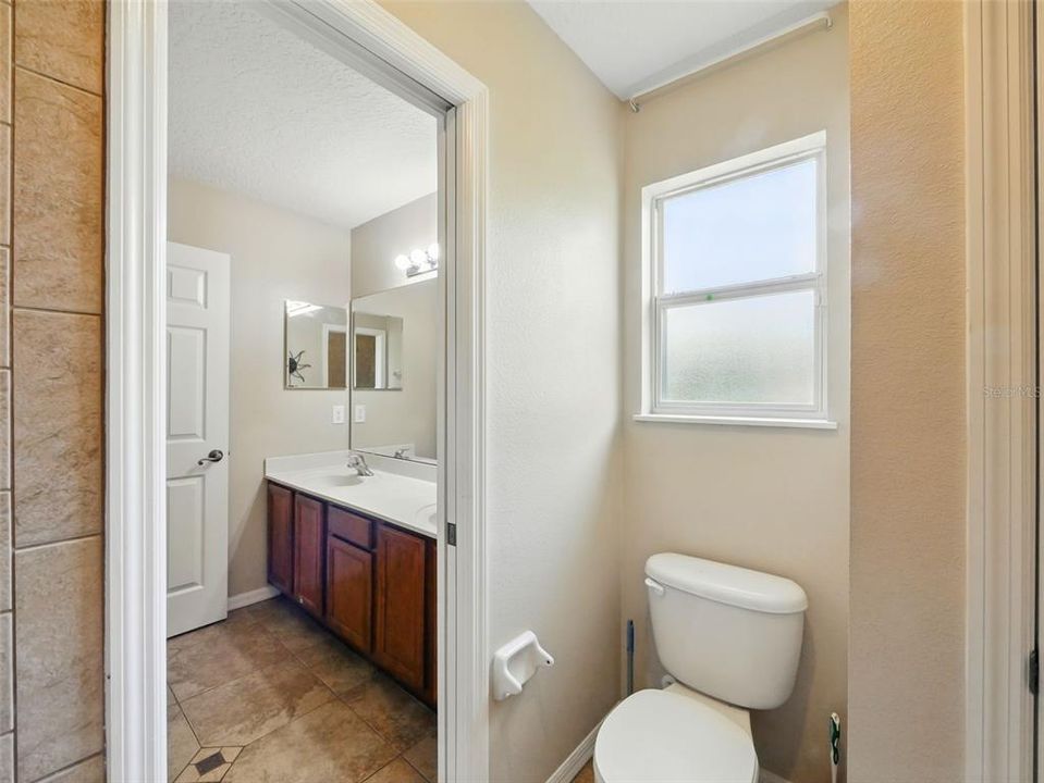 合同活跃: $575,000 (5 贝兹, 4 浴室, 4094 平方英尺)