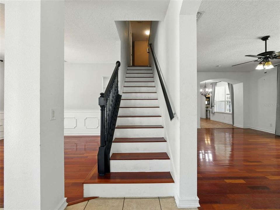 合同活跃: $575,000 (5 贝兹, 4 浴室, 4094 平方英尺)