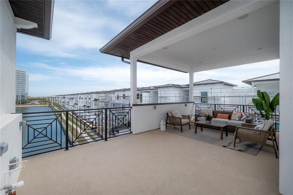 Active With Contract: $1,394,000 (4 beds, 3 baths, 2804 Square Feet)