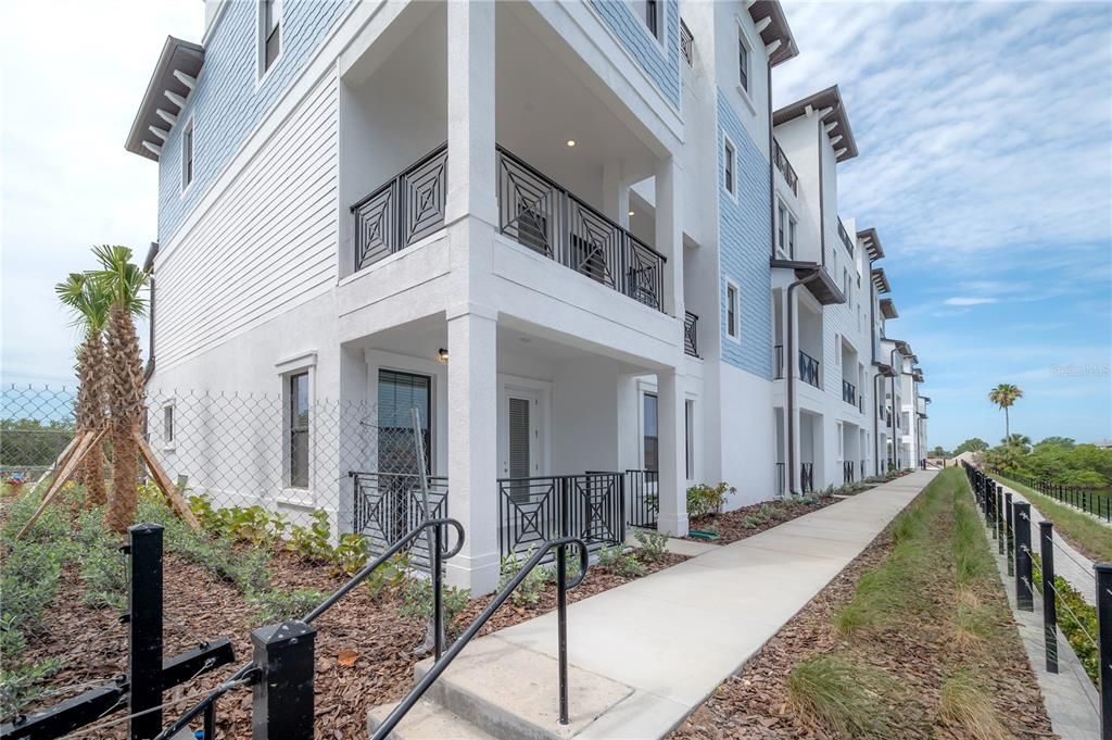 Active With Contract: $1,394,000 (4 beds, 3 baths, 2804 Square Feet)