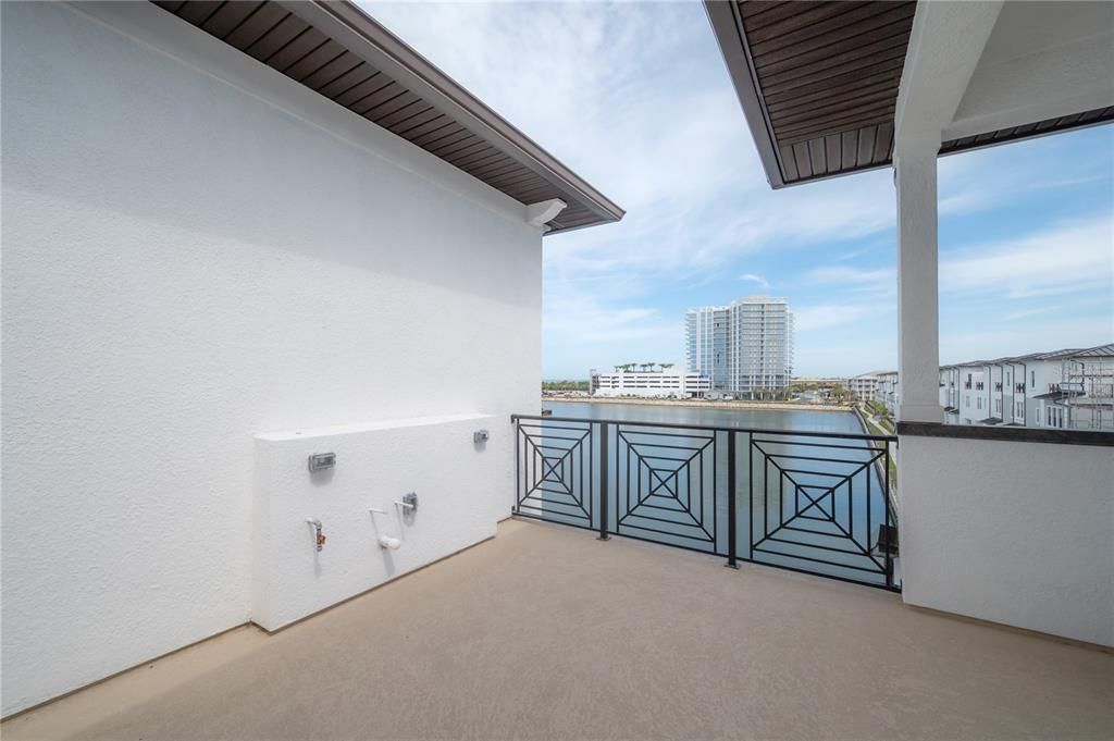 Active With Contract: $1,394,000 (4 beds, 3 baths, 2804 Square Feet)