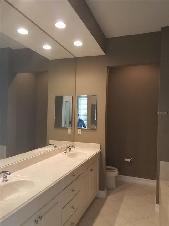 For Rent: $2,895 (2 beds, 2 baths, 1429 Square Feet)