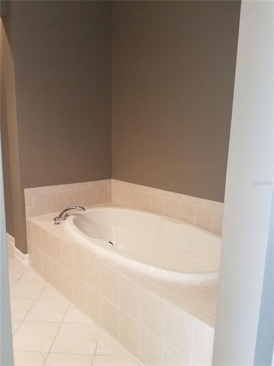 For Rent: $2,895 (2 beds, 2 baths, 1429 Square Feet)