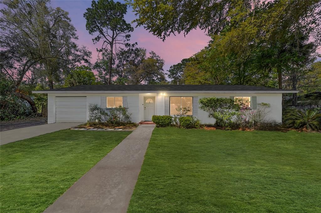 Recently Sold: $409,900 (3 beds, 2 baths, 1954 Square Feet)