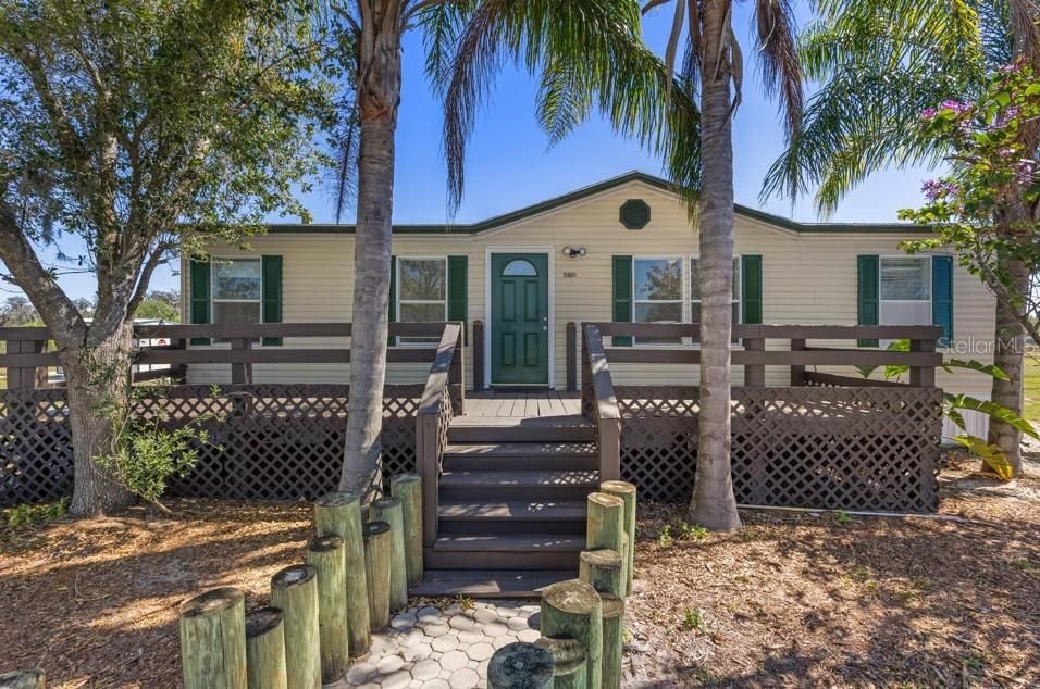 Welcome to your country home paradise!