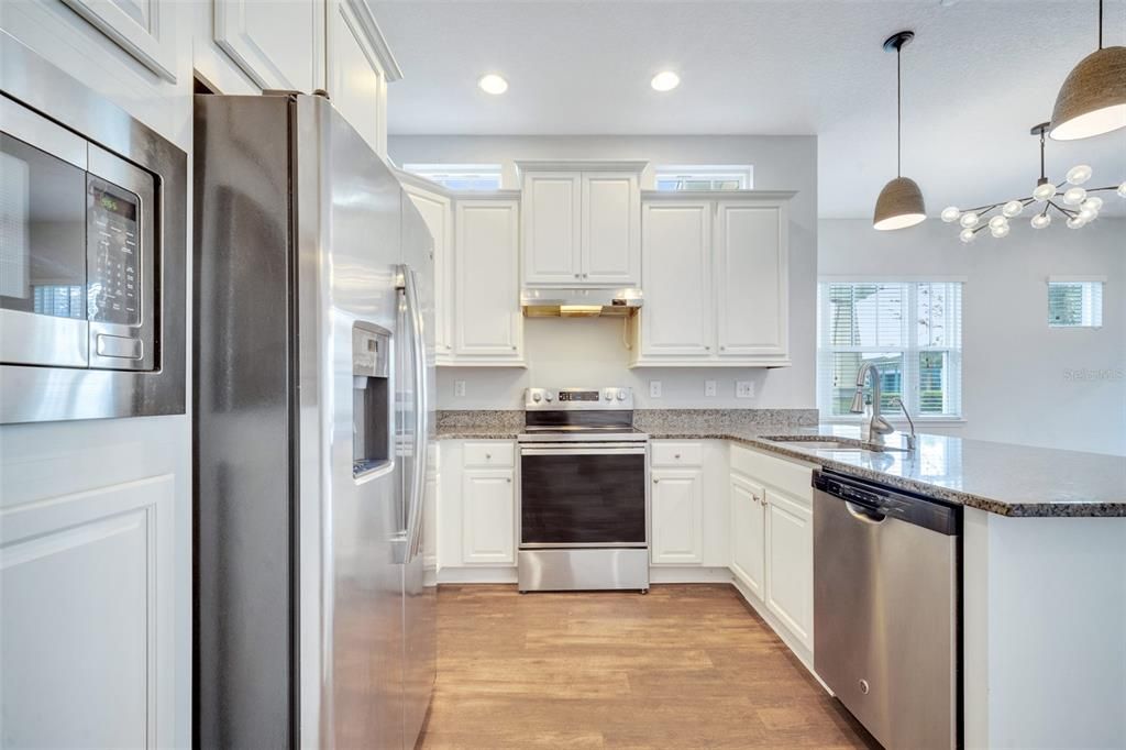 待售: $508,000 (4 贝兹, 2 浴室, 1945 平方英尺)