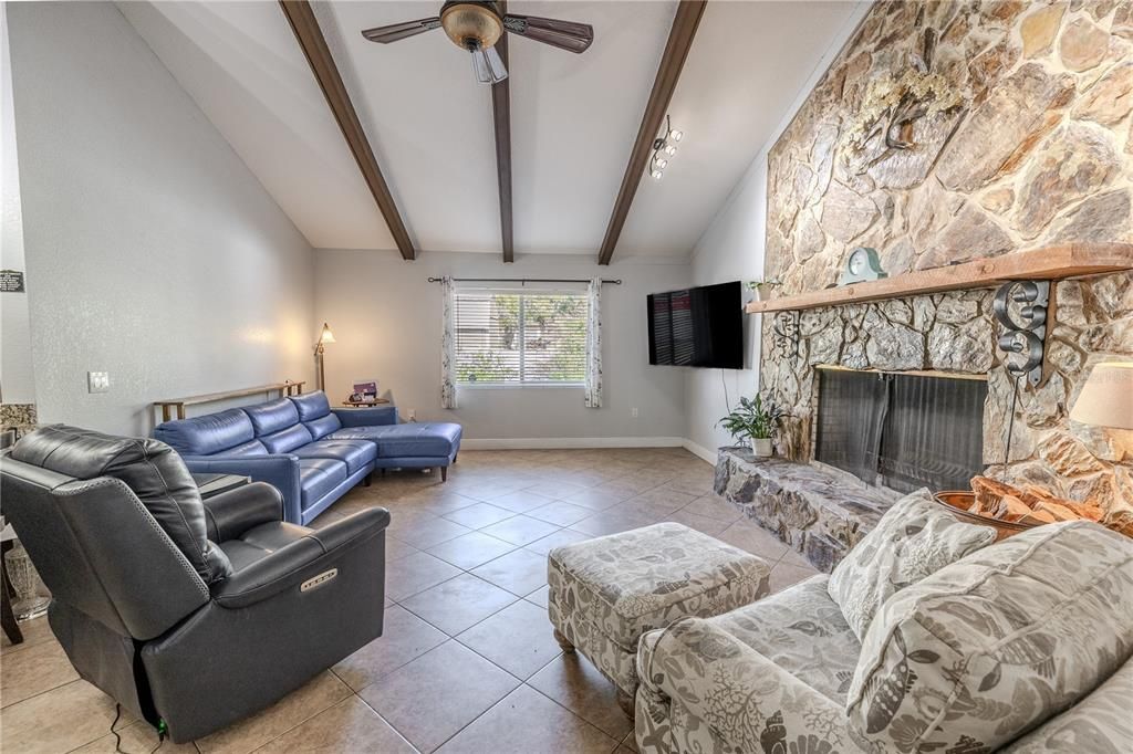 На продажу: $649,900 (4 спален, 3 ванн, 3920 Квадратных фут)