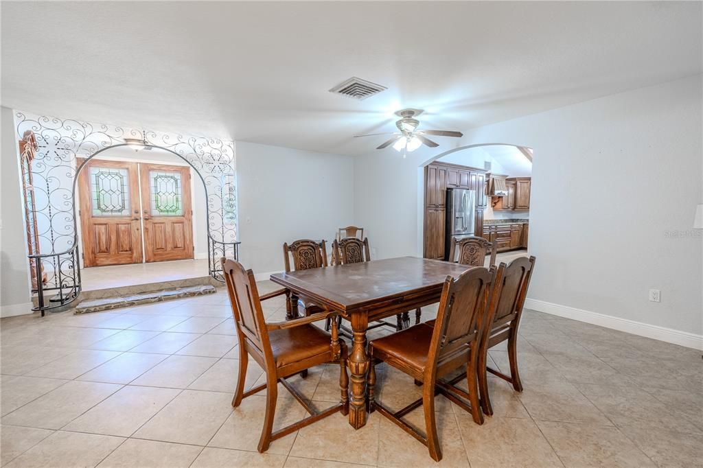 На продажу: $649,900 (4 спален, 3 ванн, 3920 Квадратных фут)