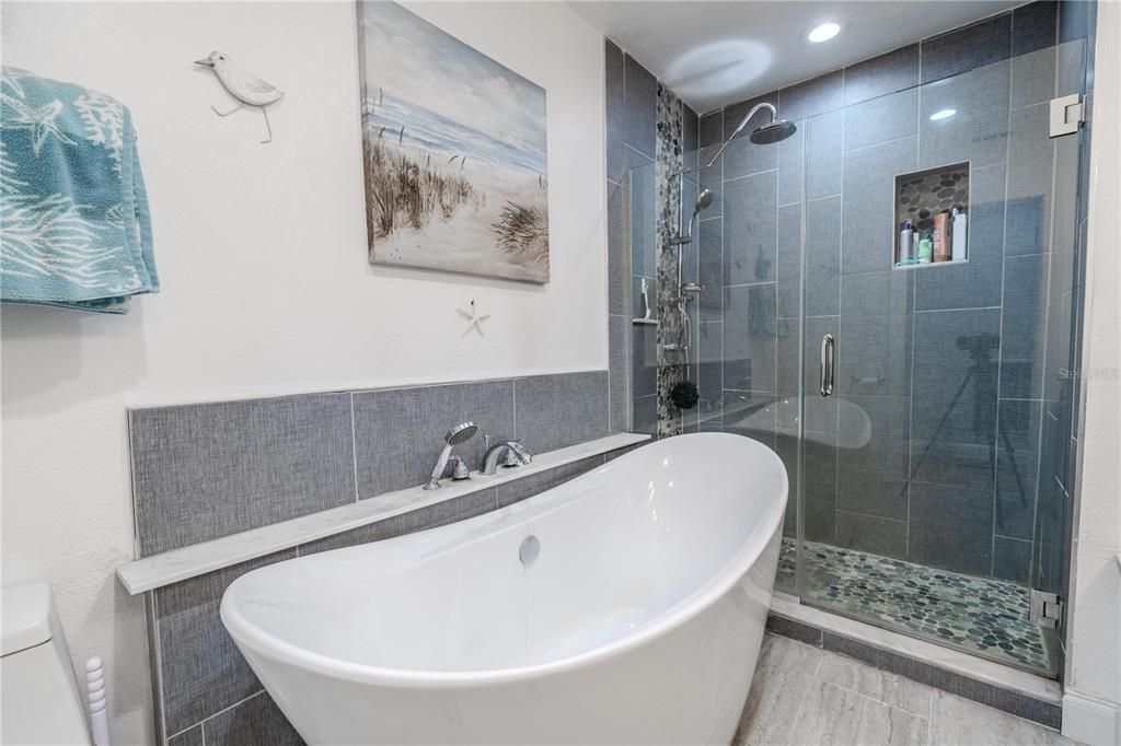 На продажу: $649,900 (4 спален, 3 ванн, 3920 Квадратных фут)