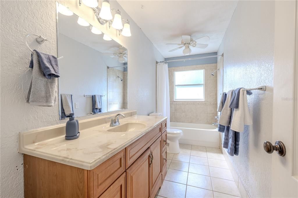 На продажу: $649,900 (4 спален, 3 ванн, 3920 Квадратных фут)