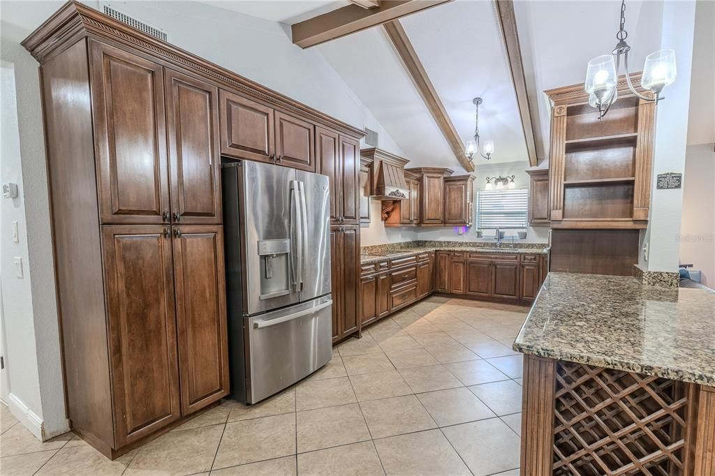 На продажу: $649,900 (4 спален, 3 ванн, 3920 Квадратных фут)