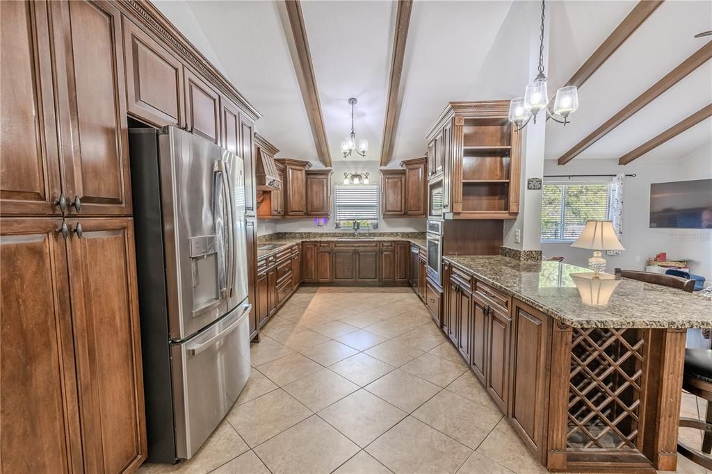 На продажу: $649,900 (4 спален, 3 ванн, 3920 Квадратных фут)