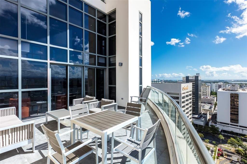 Recently Rented: $10,900 (4 beds, 3 baths, 3110 Square Feet)