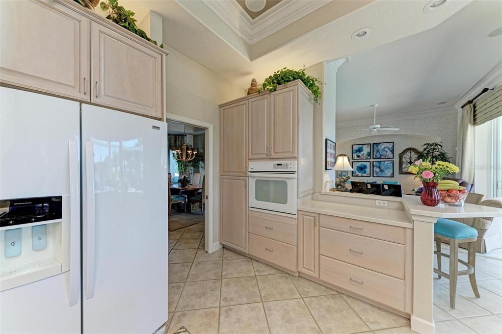 Active With Contract: $875,000 (3 beds, 3 baths, 2570 Square Feet)