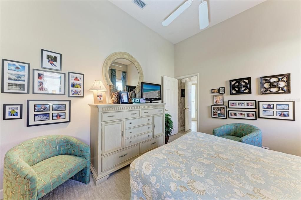 Active With Contract: $875,000 (3 beds, 3 baths, 2570 Square Feet)