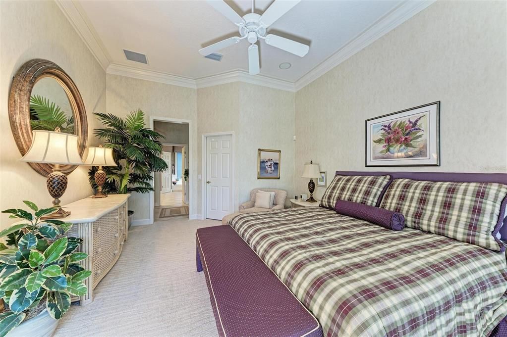 Active With Contract: $875,000 (3 beds, 3 baths, 2570 Square Feet)