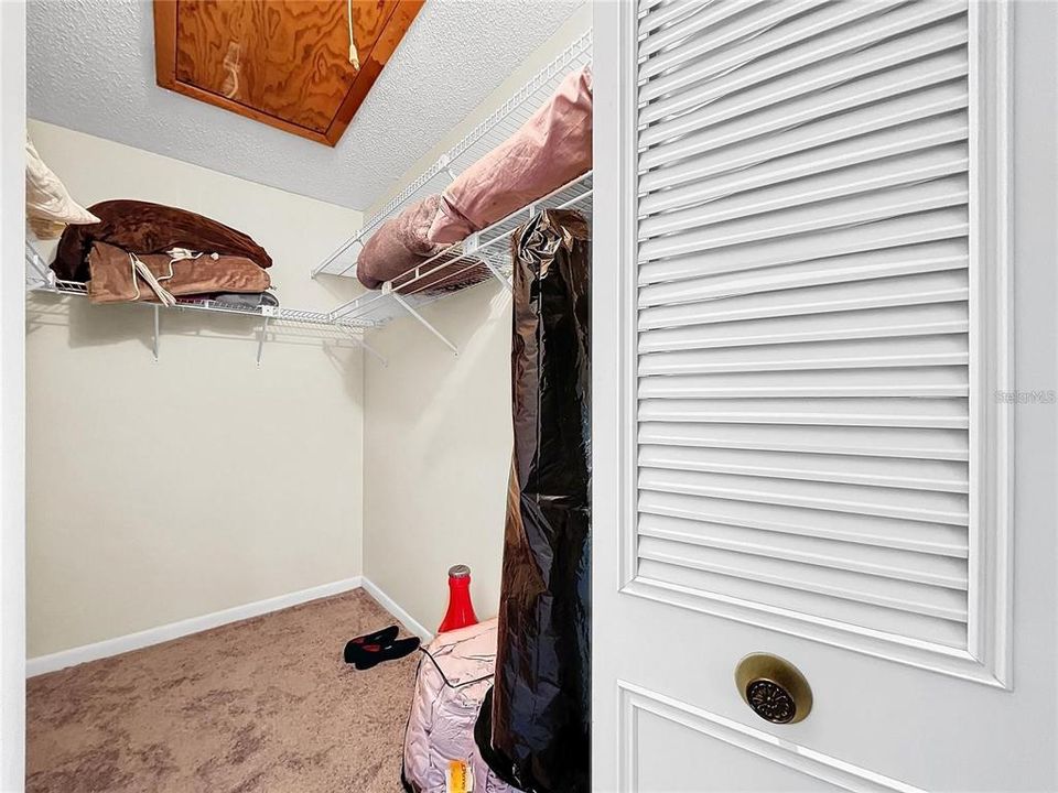 Под контрактом: $160,000 (2 спален, 2 ванн, 1038 Квадратных фут)