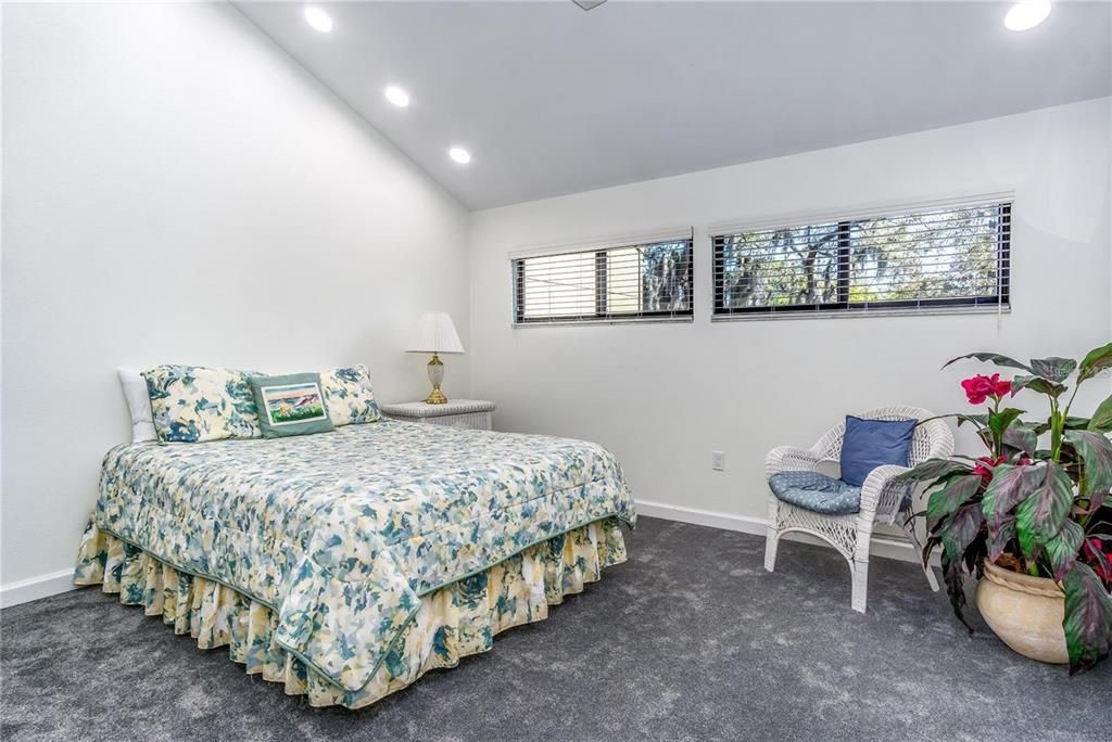 For Rent: $6,950 (3 beds, 2 baths, 1839 Square Feet)