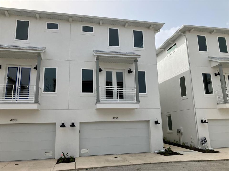 最近租的: $4,400 (3 贝兹, 3 浴室, 2137 平方英尺)