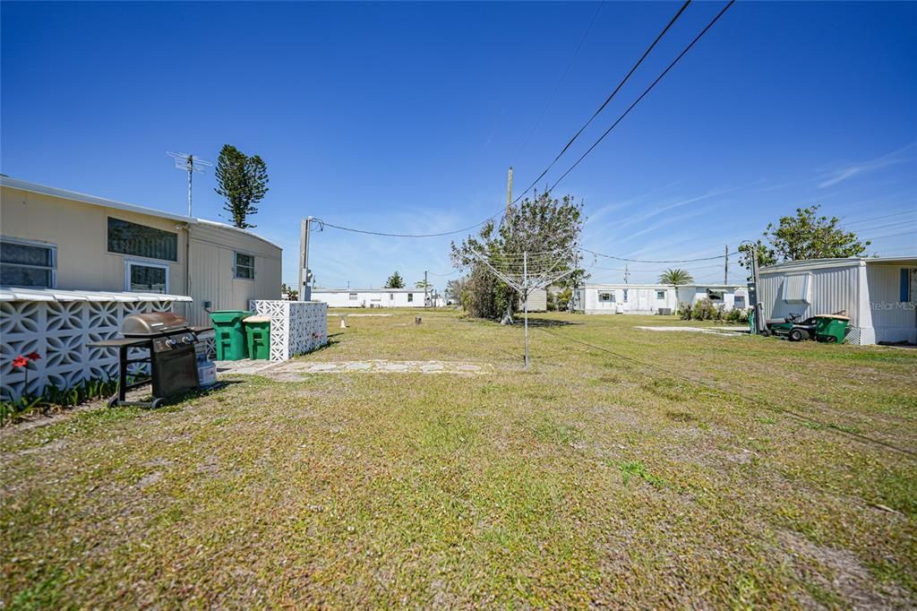 For Sale: $125,000 (2 beds, 1 baths, 672 Square Feet)