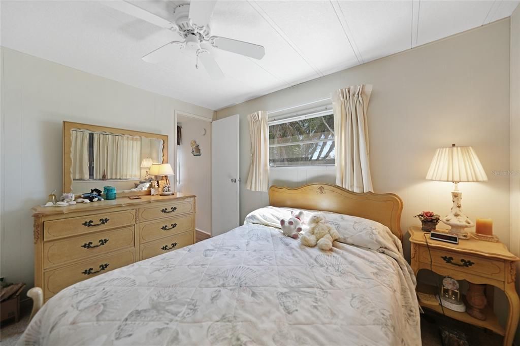 For Sale: $125,000 (2 beds, 1 baths, 672 Square Feet)