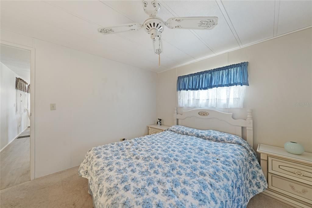 For Sale: $125,000 (2 beds, 1 baths, 672 Square Feet)