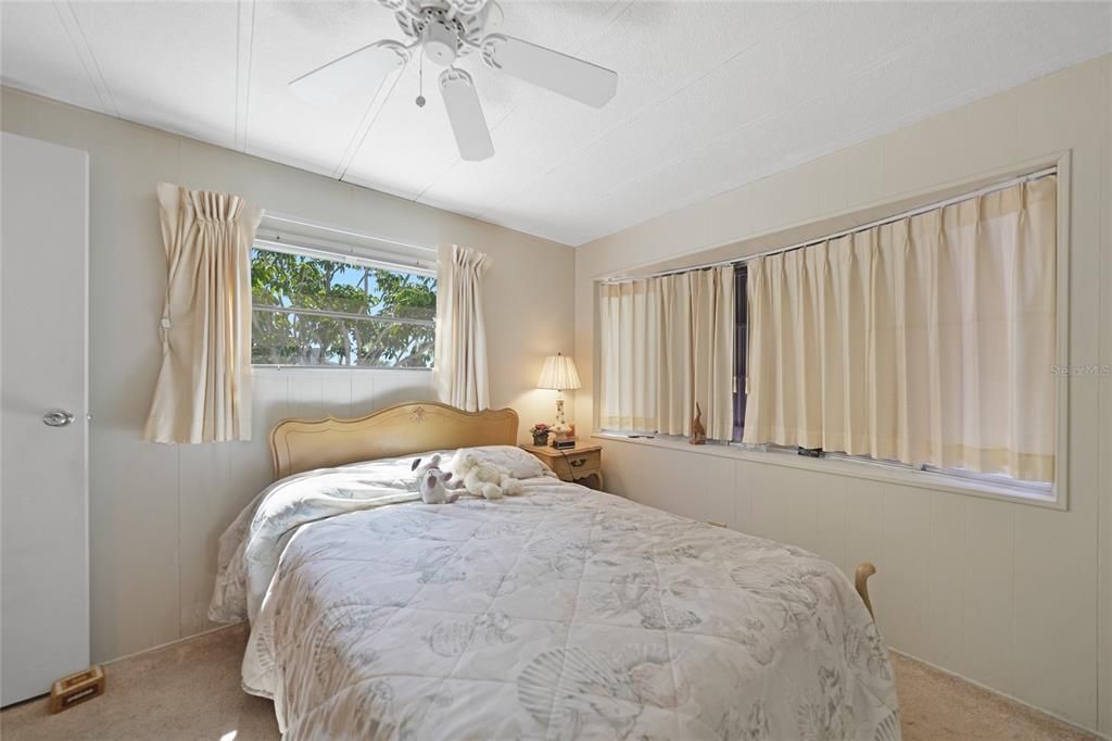 For Sale: $125,000 (2 beds, 1 baths, 672 Square Feet)