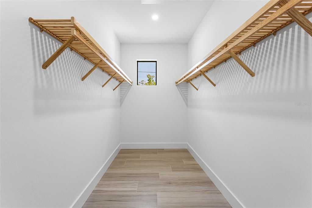 For Sale: $850,000 (4 beds, 3 baths, 2207 Square Feet)