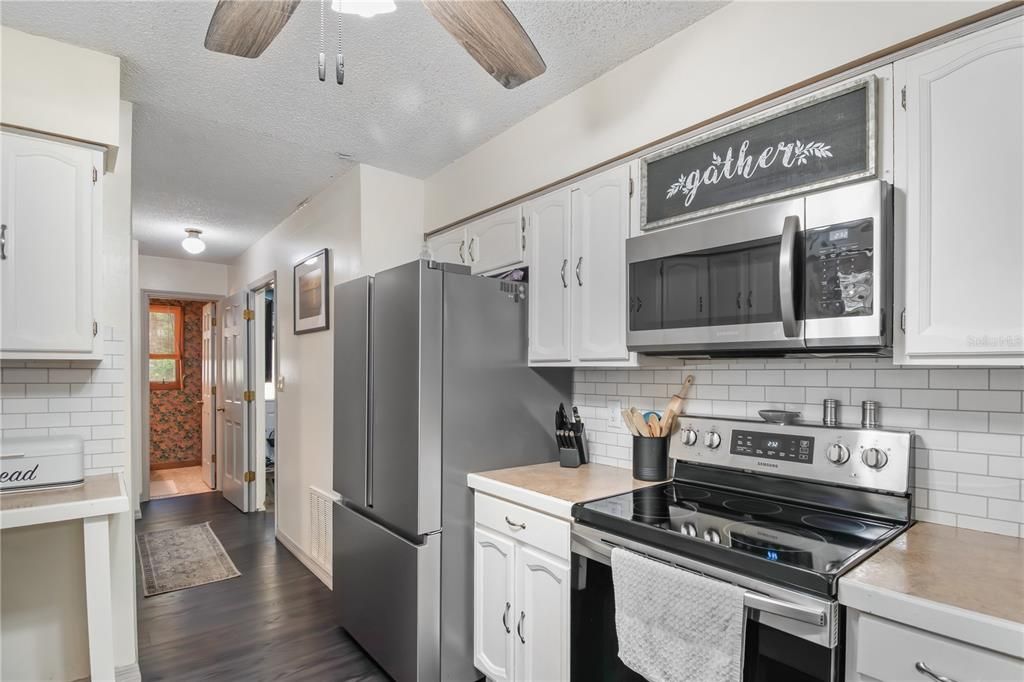 待售: $470,000 (3 贝兹, 2 浴室, 1992 平方英尺)