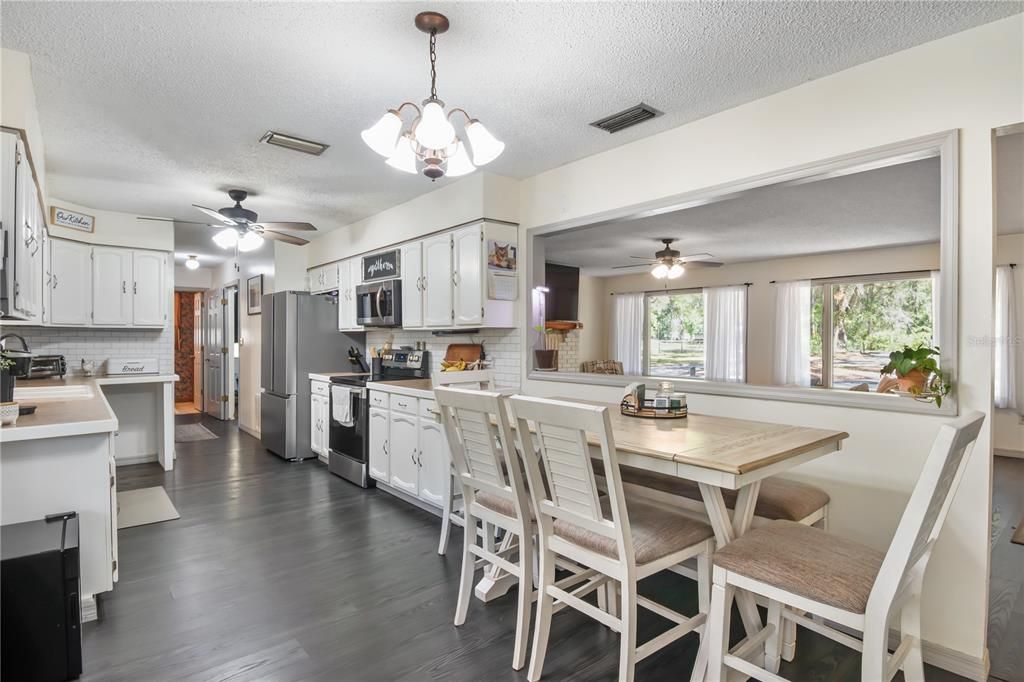 待售: $470,000 (3 贝兹, 2 浴室, 1992 平方英尺)