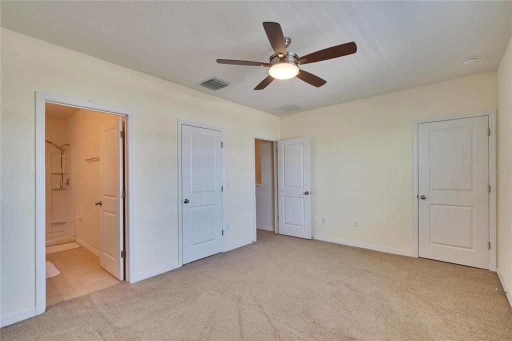 На продажу: $255,900 (3 спален, 2 ванн, 1707 Квадратных фут)