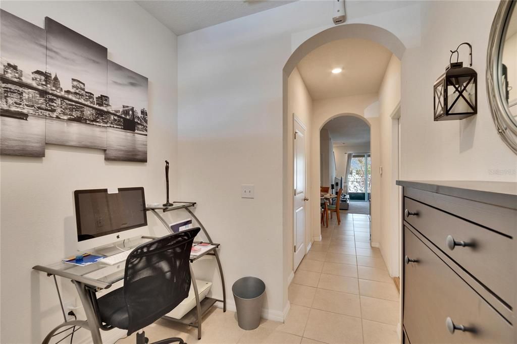 На продажу: $255,900 (3 спален, 2 ванн, 1707 Квадратных фут)