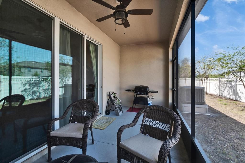 На продажу: $255,900 (3 спален, 2 ванн, 1707 Квадратных фут)