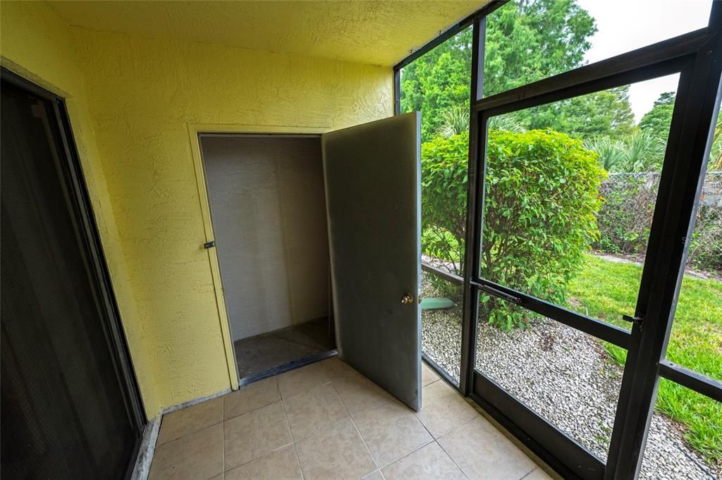 待售: $165,000 (2 贝兹, 2 浴室, 865 平方英尺)