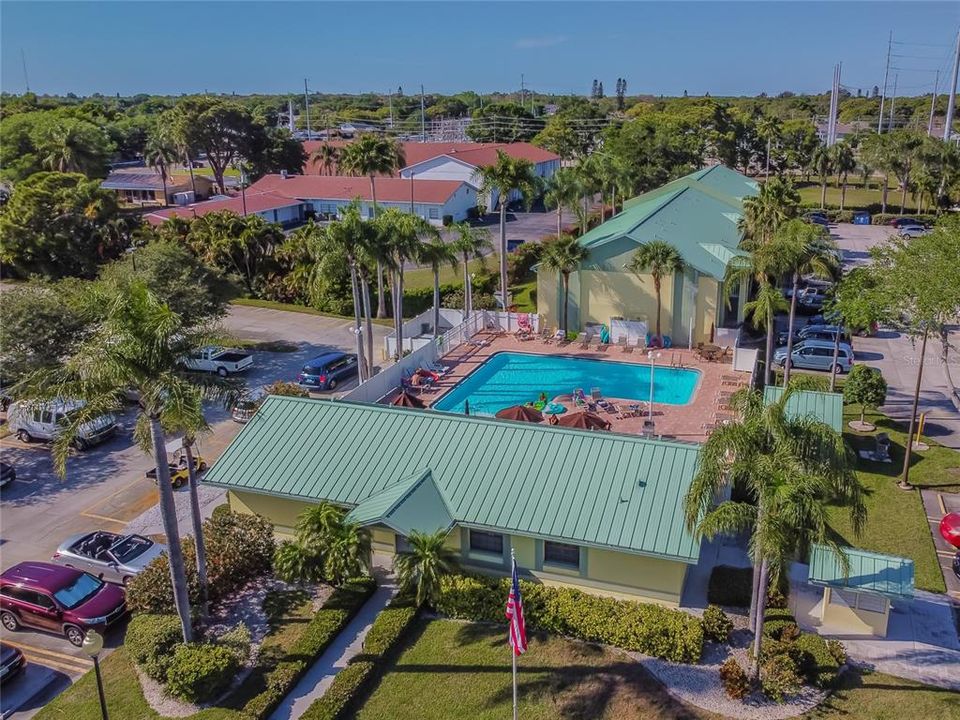 待售: $165,000 (2 贝兹, 2 浴室, 865 平方英尺)