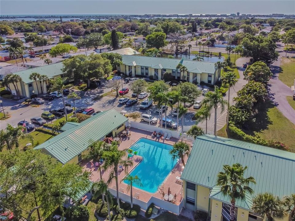 待售: $165,000 (2 贝兹, 2 浴室, 865 平方英尺)