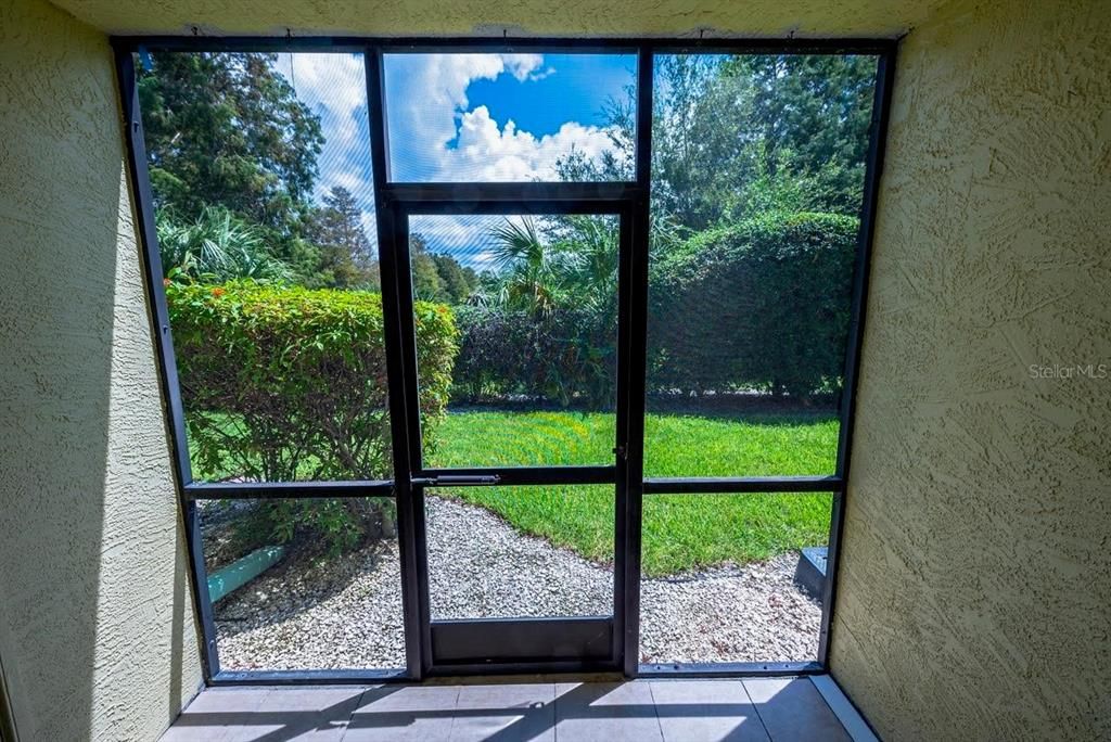 待售: $165,000 (2 贝兹, 2 浴室, 865 平方英尺)