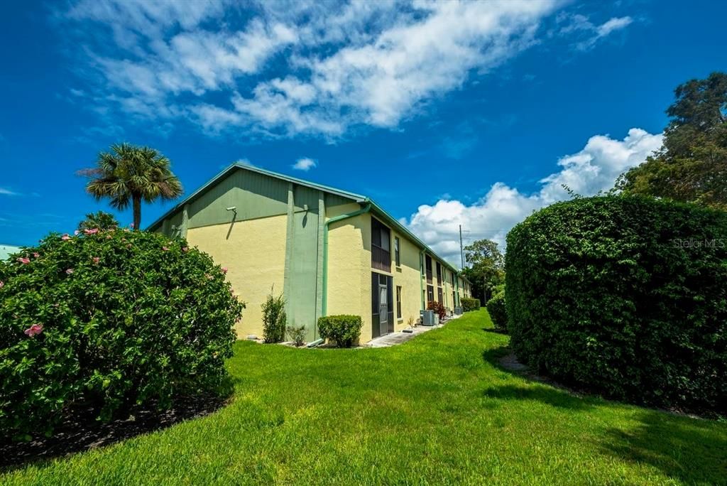 待售: $165,000 (2 贝兹, 2 浴室, 865 平方英尺)