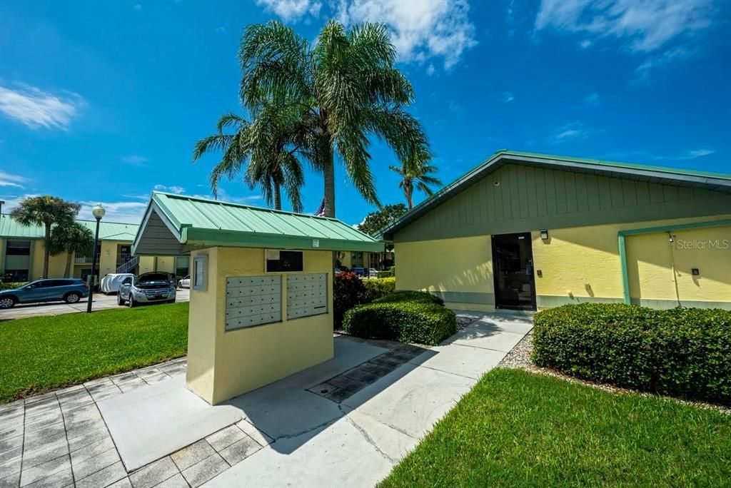 待售: $165,000 (2 贝兹, 2 浴室, 865 平方英尺)