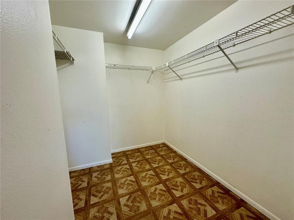 待售: $165,000 (2 贝兹, 2 浴室, 865 平方英尺)