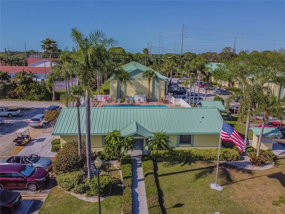 待售: $165,000 (2 贝兹, 2 浴室, 865 平方英尺)