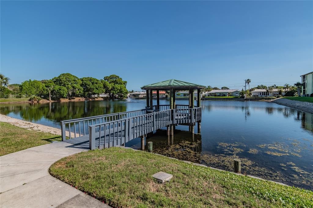 待售: $165,000 (2 贝兹, 2 浴室, 865 平方英尺)