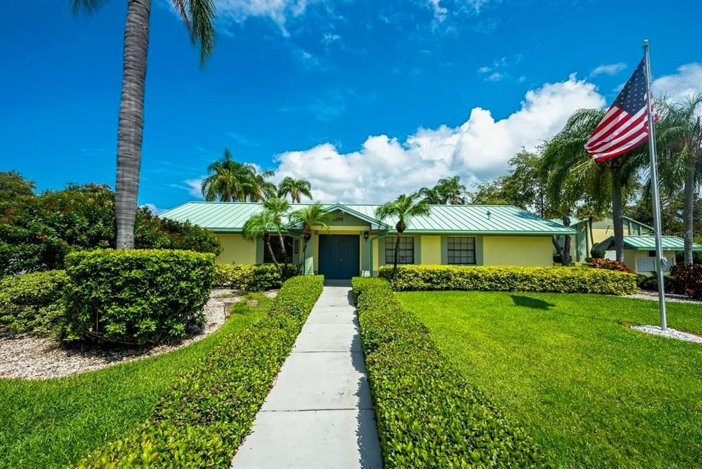 待售: $165,000 (2 贝兹, 2 浴室, 865 平方英尺)