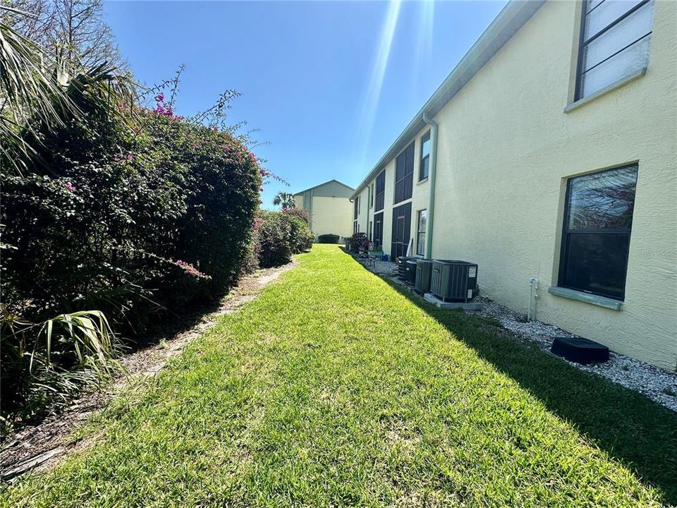 待售: $165,000 (2 贝兹, 2 浴室, 865 平方英尺)